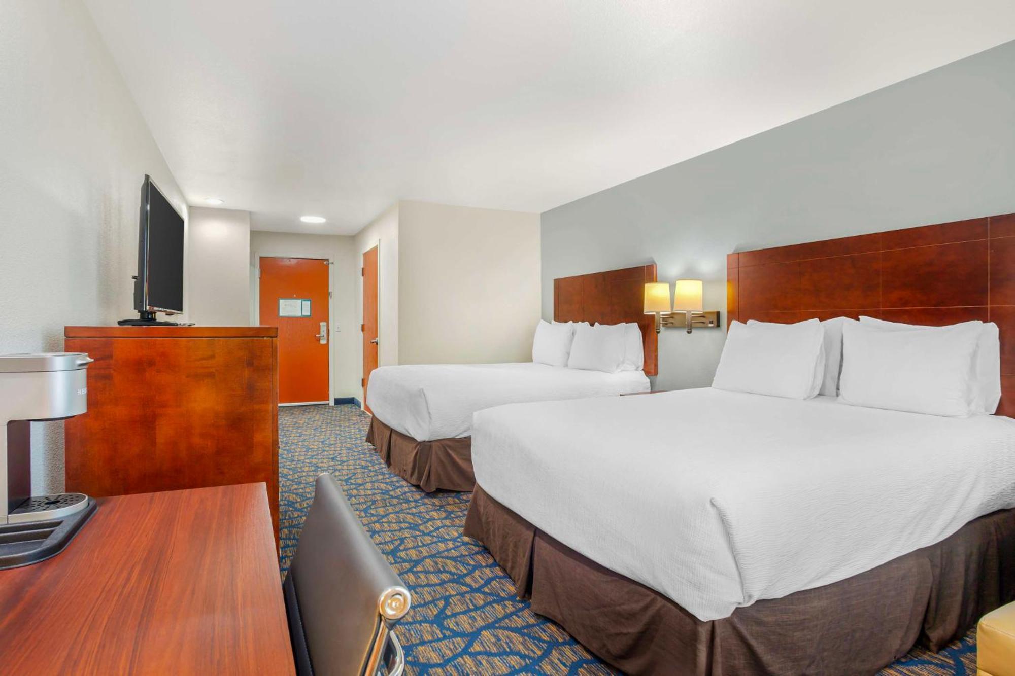 Best Western Plus Villa Del Lago Inn Patterson Exterior photo
